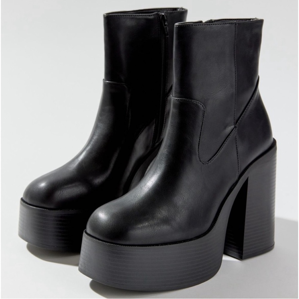 Urban Outfitters Chunky Boot